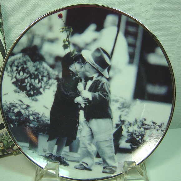 6" Kim Anderson's Pretty as a Picture plate-"A Rose for a Kiss" - Picture 2 of 4